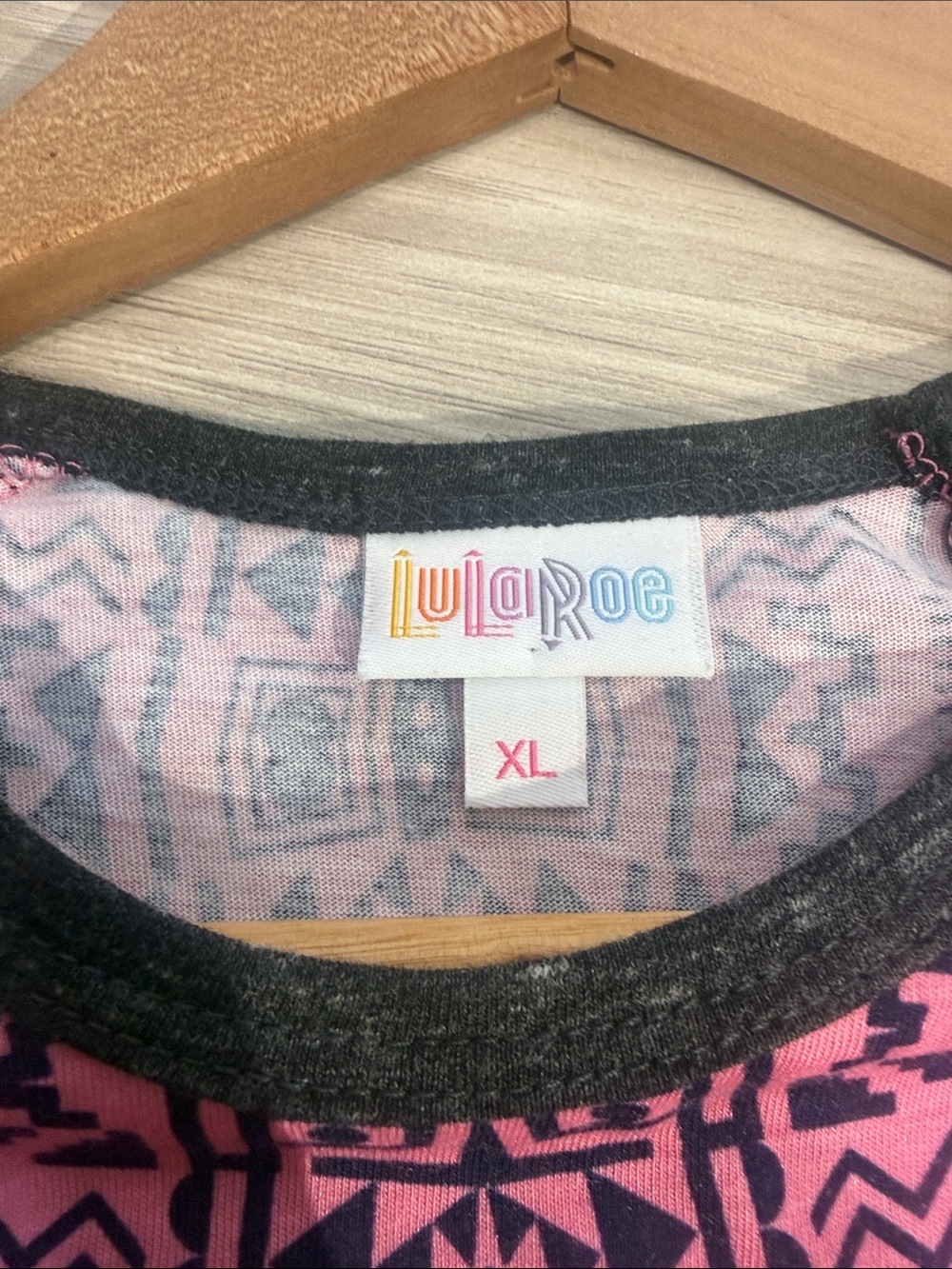 LuLaRoe XL Pink Geometric Raglan Randy Tee - Picture 8 of 9